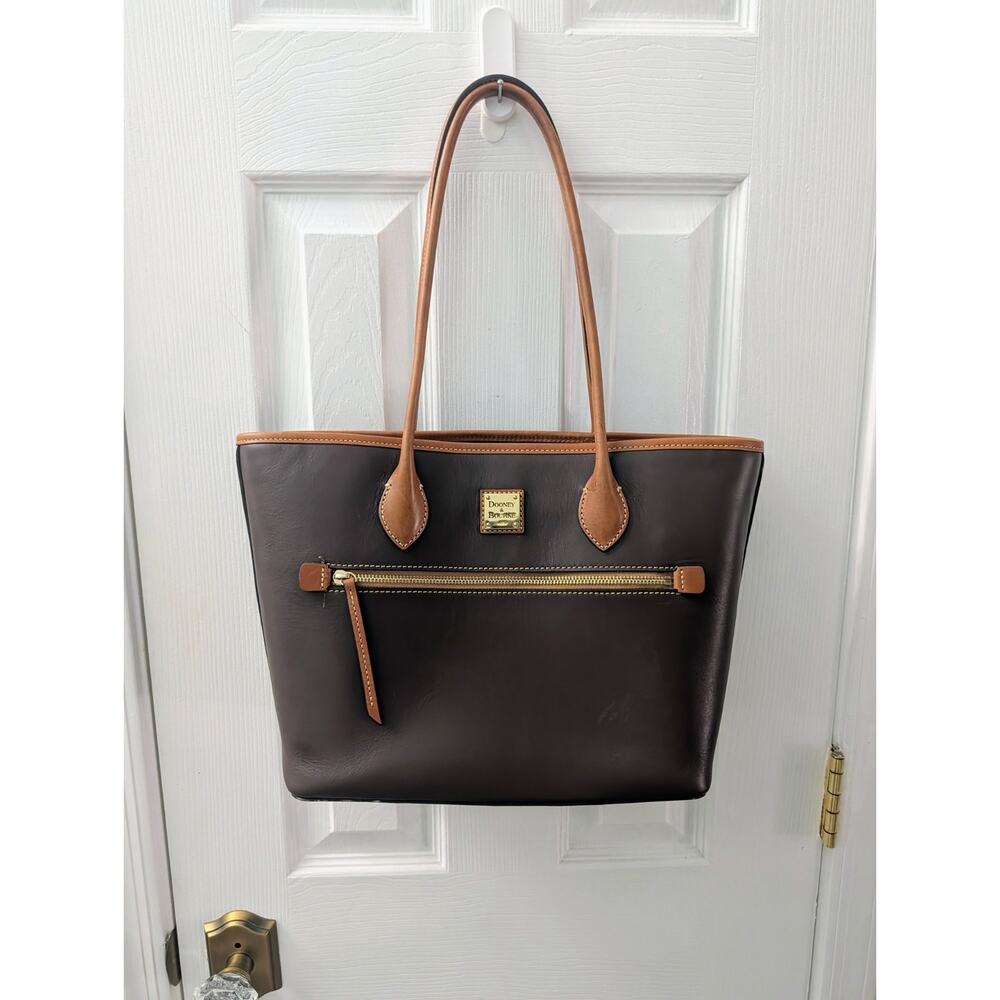 Dooney & Bourke Smooth Leather Tote With Pocket In Front Brown Tan Shopper EXC